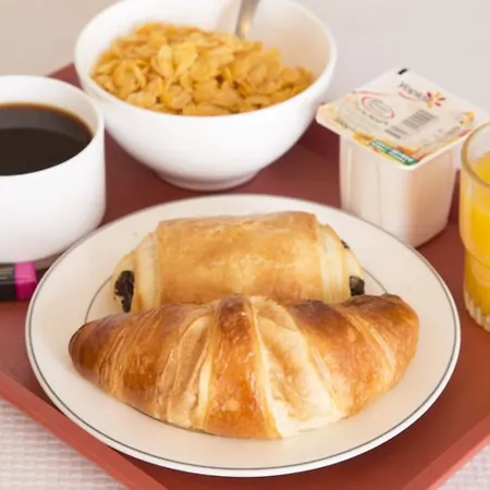 מלון Hipotel Printania Maraichers 2*