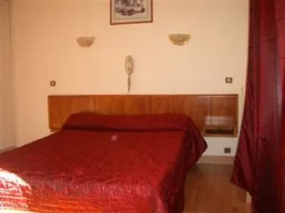 Hipotel Printania Maraichers 2* פריז