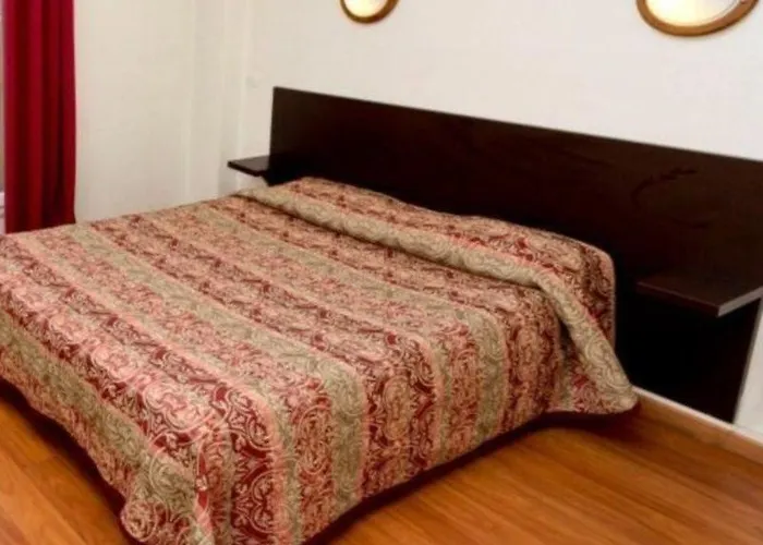Hotel Hipotel Printania Maraichers 2*