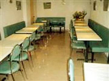 西波特巴黎波林塔尼亚马拉切斯酒店