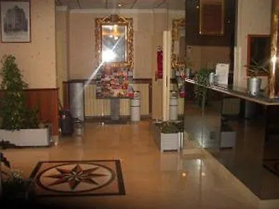 酒店 西波特巴黎波林塔尼亚马拉切斯酒店 2*